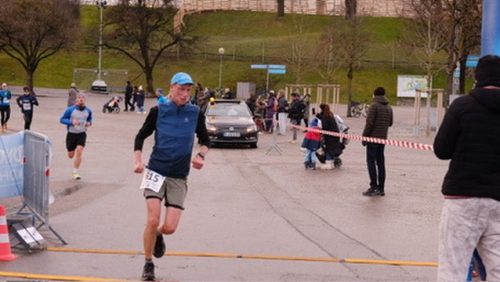 BB9F7DF4-E9CB-470F-B4C1-0F85CD93387A 4 5005 c