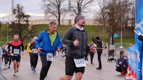 D2E8EF28-8443-4644-843F-21ABDEF2DF1E 4 5005 c