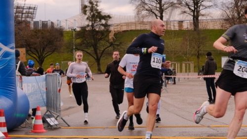 E034E5F0-DC1B-40A5-AF01-B793B0563B6F 4 5005 c