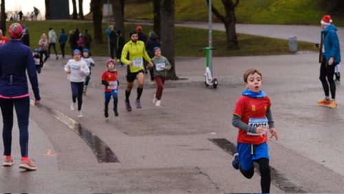 E5F91FBB-0DD5-4FC3-AD4B-3F85AFB2DC2D 4 5005 c