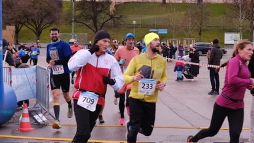 E8C9A6D7-E1F8-4937-B592-0921B38F51BA 4 5005 c